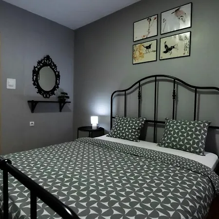 Апартаменты Fenix - Free Private Parking-fast Wi-fi