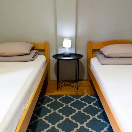 Fenix - Free Private Parking-fast Wi-fi Apartment Novi Sad